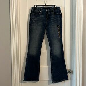 Low-rise Bootcut Jean